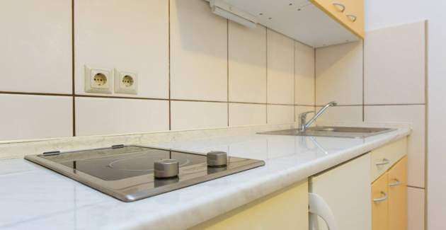 Apartment Mrakovcic Nr. 2 - mit Terrasse, 350 m vom Strand entfernt