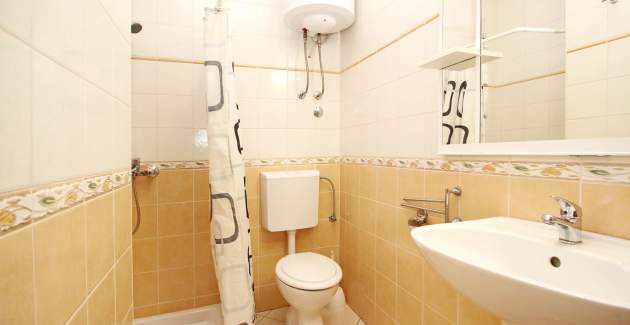 Apartment Limun 1 – mit Terrasse, 350 m vom Strand entfernt