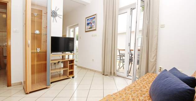 Apartment Limun 1 – mit Terrasse, 350 m vom Strand entfernt