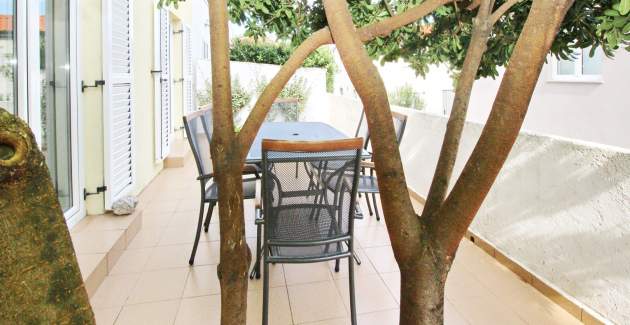 Apartment Limun 1 – mit Terrasse, 350 m vom Strand entfernt