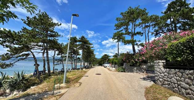 Appartamento Zeljka – 15 m dal mare, vista mare