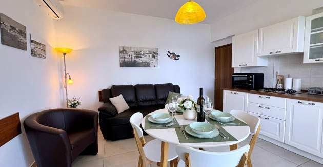 Appartamento Zeljka – 15 m dal mare, vista mare