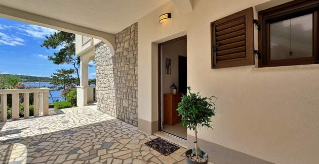 Appartamento Zeljka – 15 m dal mare, vista mare