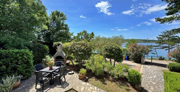 Appartamento Zeljka – 15 m dal mare, vista mare