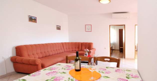 Apartment Lucijana No.2 - with Balcony, 150 m from the Beach
