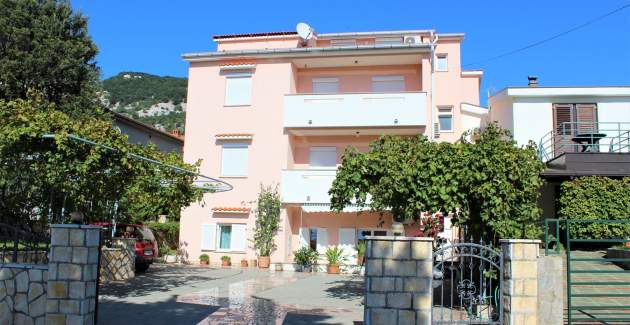 Apartment Lucijana No.3 - with Balcony, 150 m from the Beach