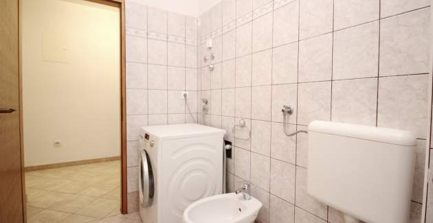 Apartment Lucijana Nr. 4 – mit Balkon, 150 m vom Strand entfernt