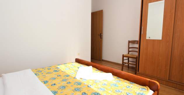 Apartment Lucijana Nr. 4 – mit Balkon, 150 m vom Strand entfernt