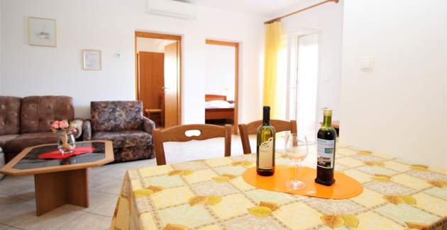 Apartment Lucijana No.5 - with Balcony, 150 m from the Beach