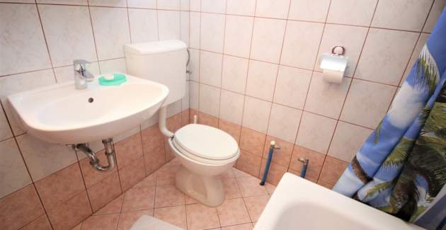 Appartamento Lucijana n. 8 – con balcone, a 150 m dalla spiaggiah