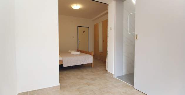 Ferienwohnung Petrica Nr. 2 – mit Balkon – im ruhigen Dorf Jurandvor bei Baška gelegen.