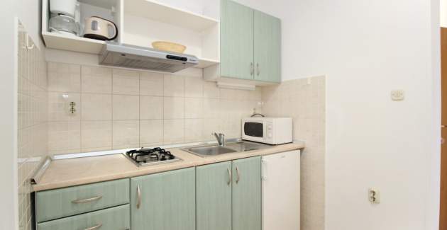 Ferienwohnung Petrica Nr. 2 – mit Balkon – im ruhigen Dorf Jurandvor bei Baška gelegen.