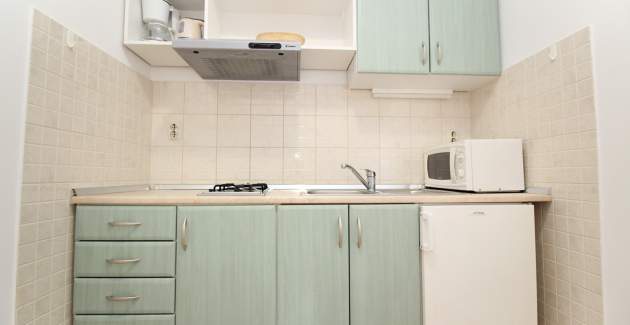 Ferienwohnung Petrica Nr. 2 – mit Balkon – im ruhigen Dorf Jurandvor bei Baška gelegen.