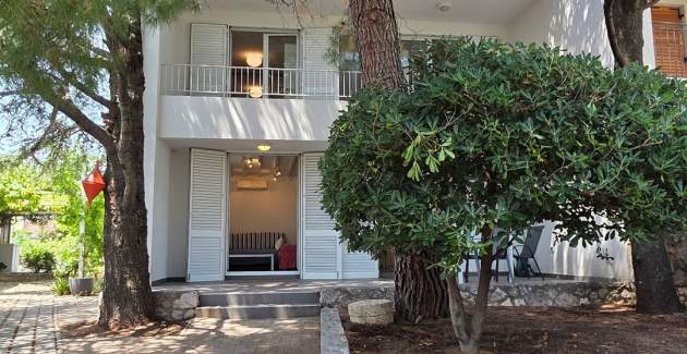 Holiday House Hlad – Near Center, with Private Yard