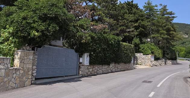 Holiday House Hlad – Near Center, with Private Yard