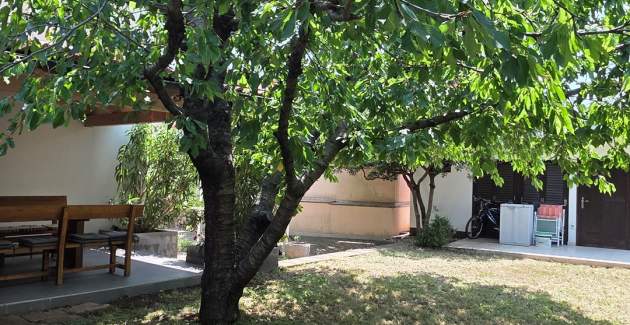 Holiday House Hlad – Near Center, with Private Yard