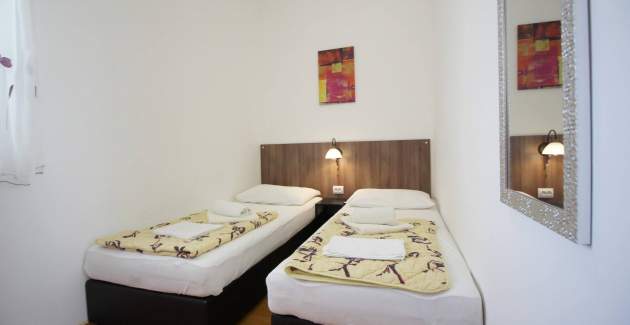 Apartment Pintar Beach - with Sea View, near the Beach