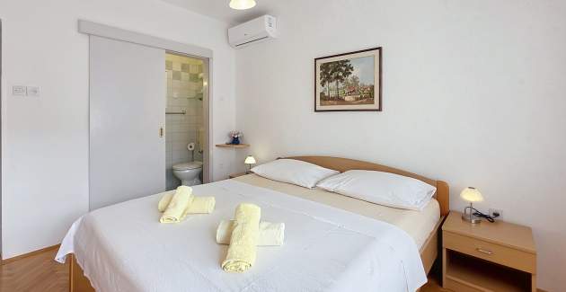 Apartment Zic Vesna – 350 m from the Beach