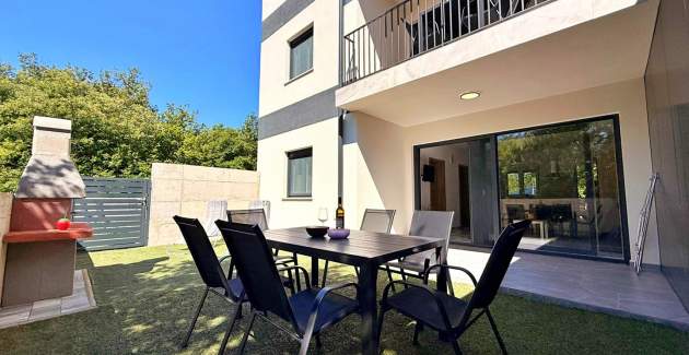 Apartment Lavanda Verde 2 — with Pool