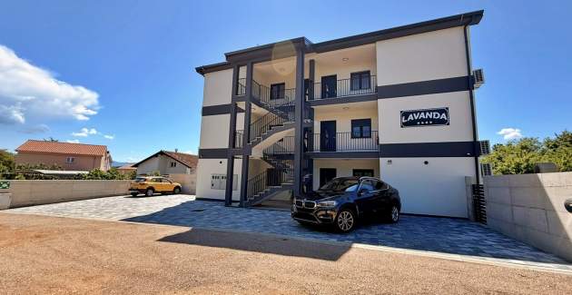 Apartment Lavanda Verde 2 — with Pool