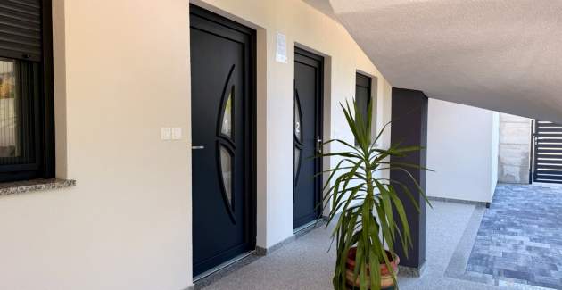 Apartment Lavanda Verde 2 — with Pool