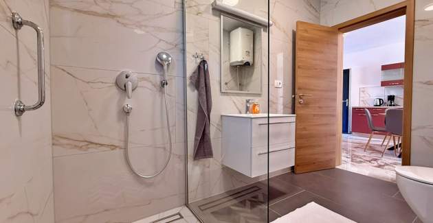 Apartment Lavanda Verde 2 — with Pool