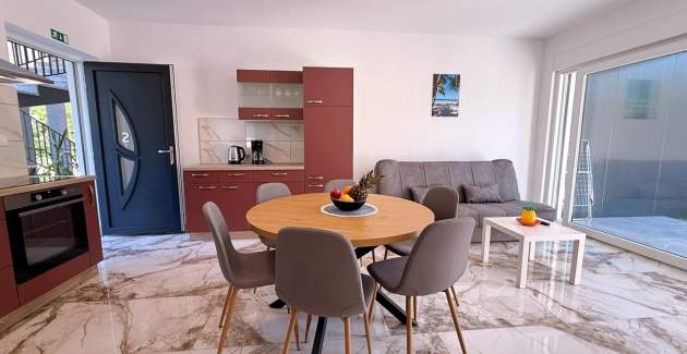 Apartment Lavanda Verde 2 — with Pool