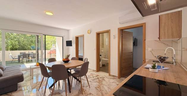 Apartment Lavanda Verde 2 — with Pool
