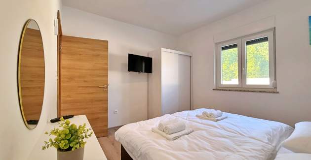 Apartment Lavanda Verde 2 — with Pool