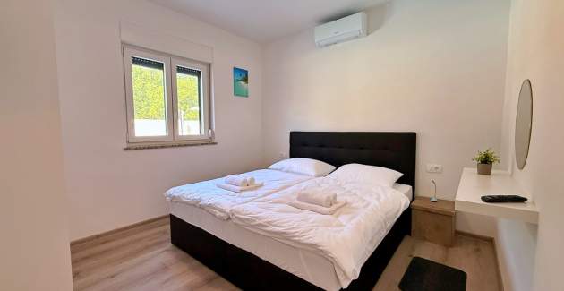Apartment Lavanda Verde 2 — with Pool