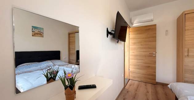 Apartment Lavanda Verde 3 — with Pool