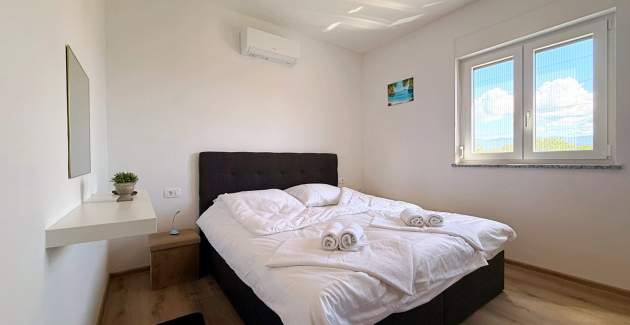 Apartment Lavanda Verde 3 — with Pool