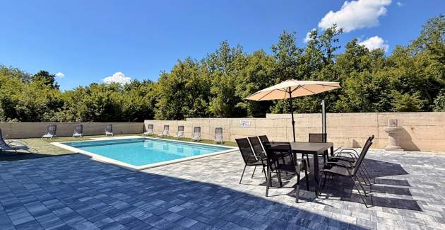 Apartment Lavanda Verde 3 — with Pool