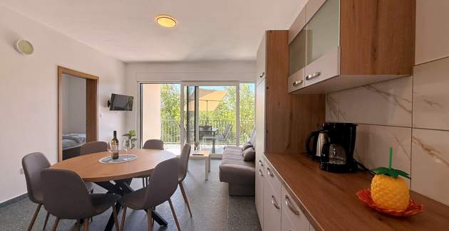 Apartment Lavanda Verde 3 — with Pool
