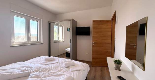 Apartment Lavanda Verde 3 — with Pool