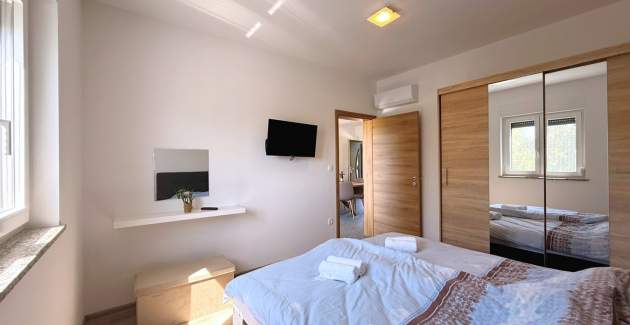 Apartment Lavanda Verde 3 — with Pool