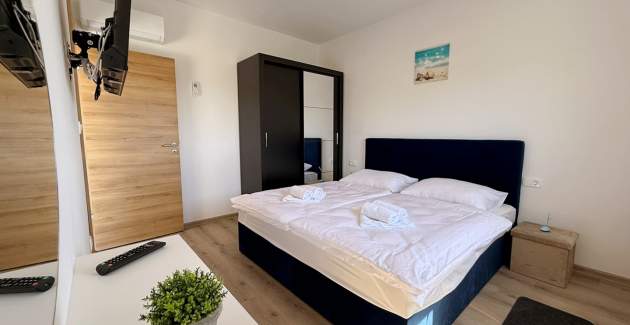 Apartment Lavanda Verde 5 — with Pool