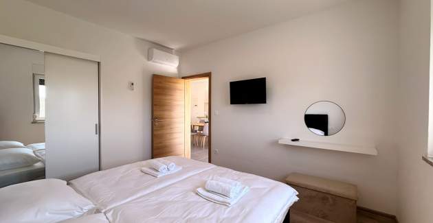 Apartment Lavanda Verde 6 — with Pool