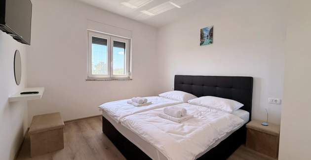 Apartment Lavanda Verde 6 — with Pool