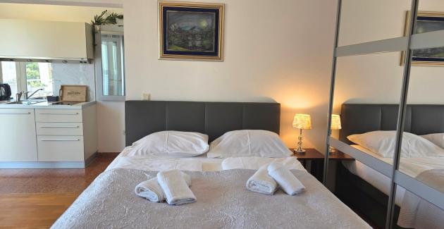 Studio Apartment No. 4 Heaven – adults only