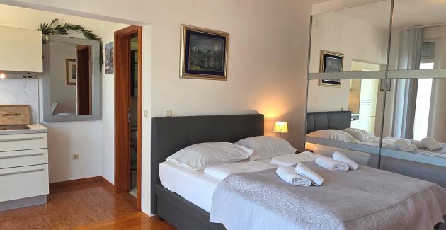 Studio Apartment No. 4 Heaven – adults only