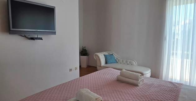 Apartment No. 6 Ecstasy – adults only