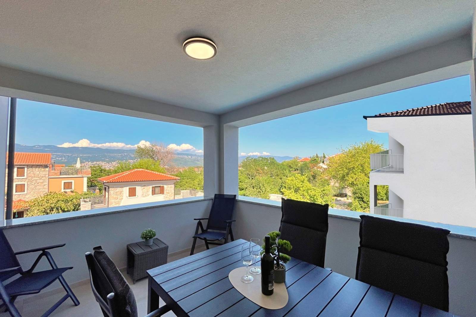 Luxury Apartment Bonum 2 – 130 m from the Sea