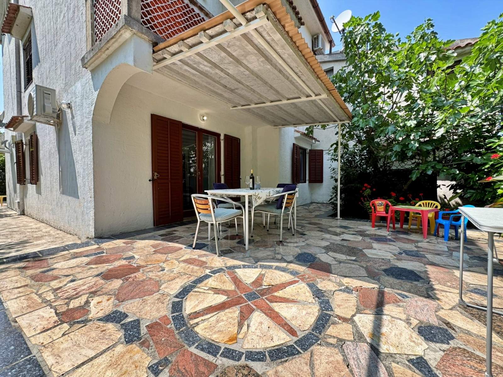 Apartment Srdoc – Terrace, Ground Floor