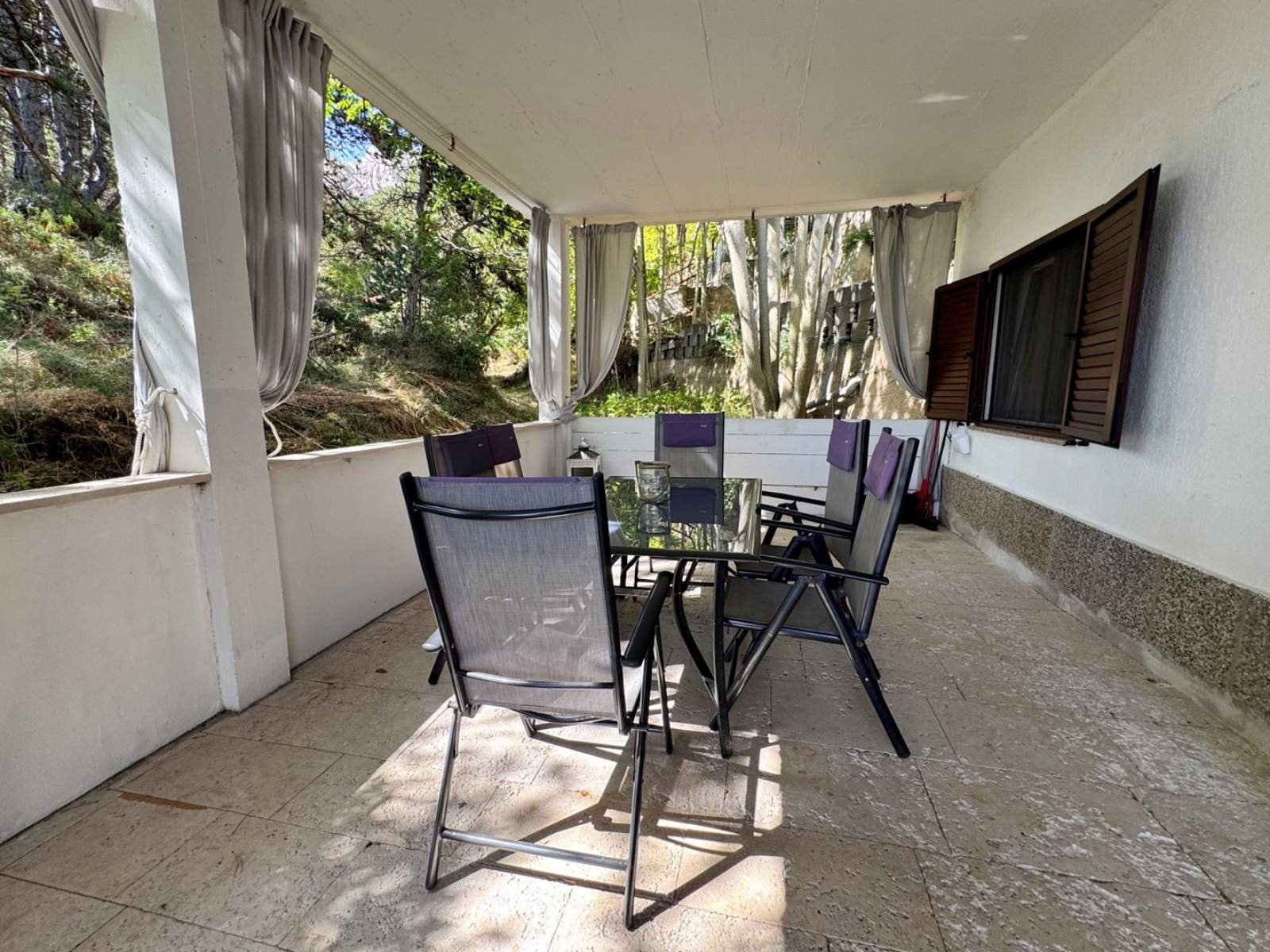 Appartamento Starčević - Filipović con cortile e barbecue, a 150 m dalla spiaggia