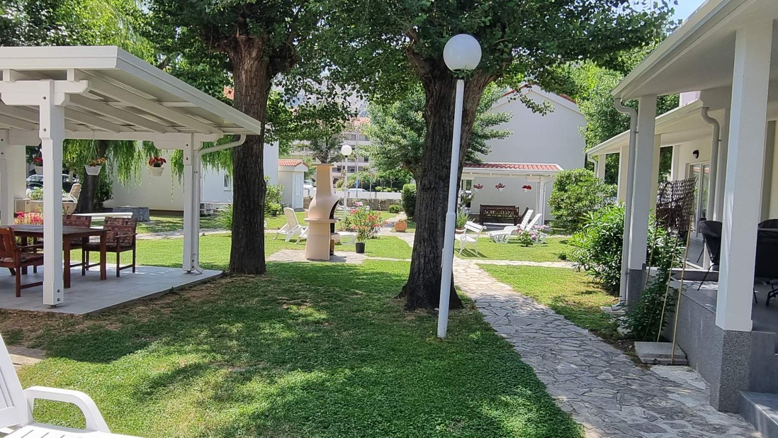 Apartment complex Villas Corinthia 2 - Top Location, 100m from the Beach, surrounded by Greenery