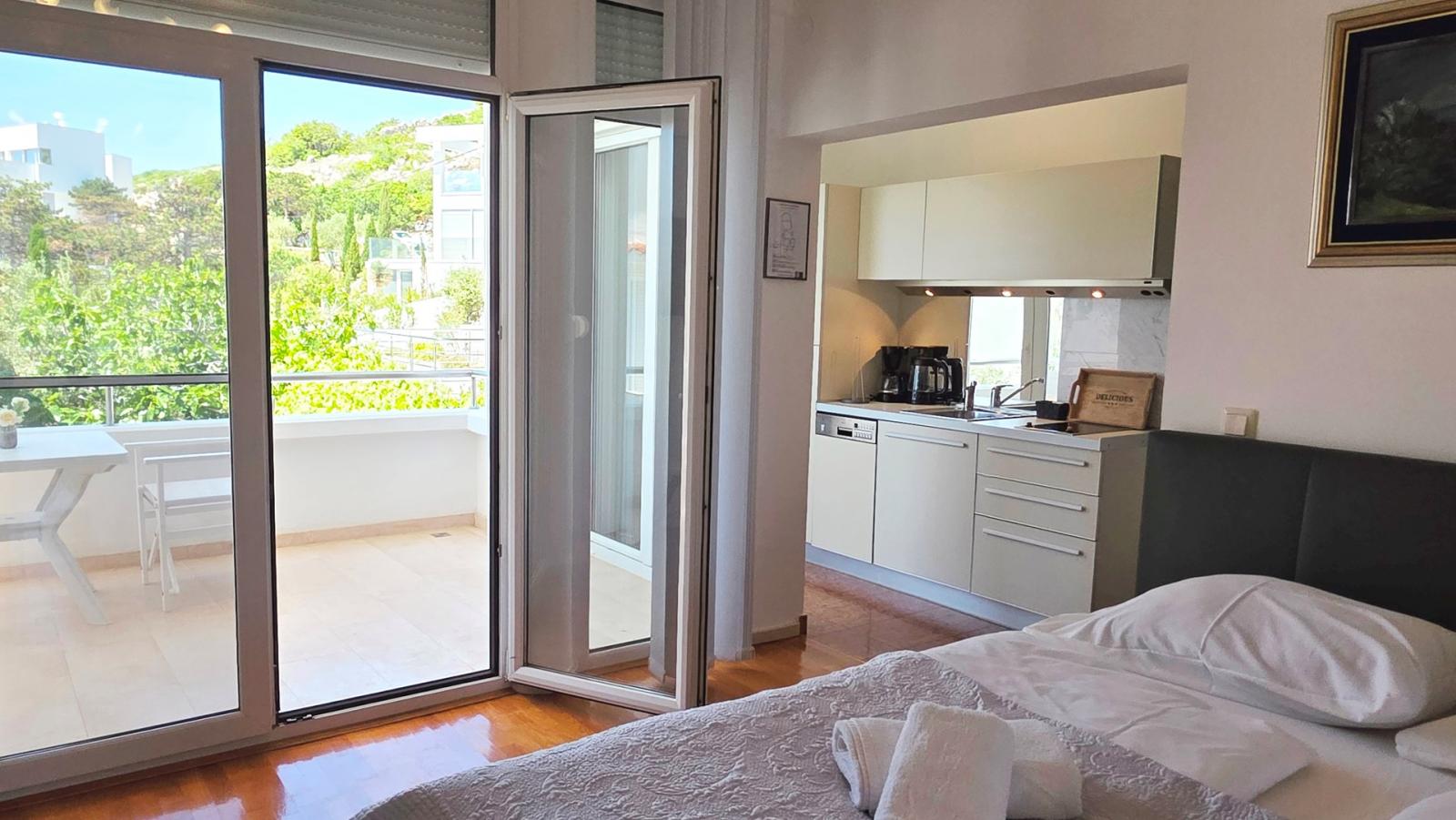 Studio Apartment No. 4 Heaven – adults only